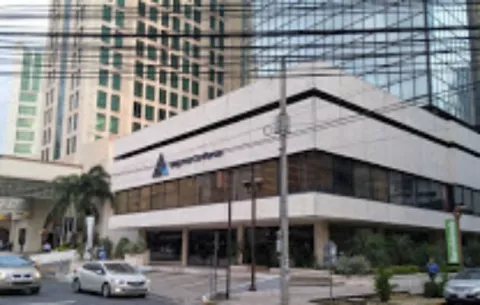 Toman control de Seguros Confianza S.A 