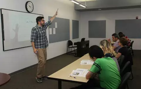 Uso de idioma extranjero influye en las decisiones