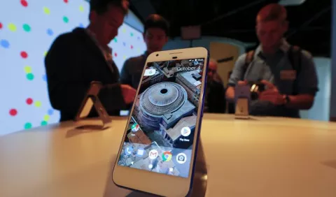 Presentan Pixel, el  nuevo teléfono inteligente de  Google 