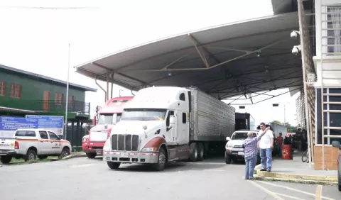 Aduanas reconoce la  demora en tramitología 