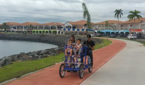 Calzada  convertida en una  "zona turística fantasma"
