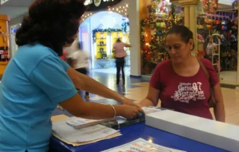 Acodeco busca orientar a consumidores para evitar compras impulsivas 