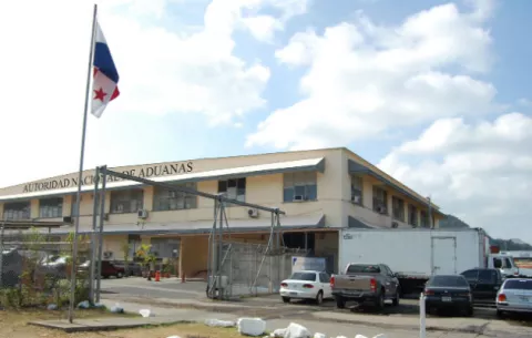 Panamá da un mes a los "courier" para formalizarse 