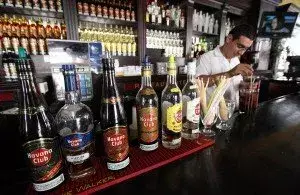 Científicos obtienen alcohol de manera práctica con el aire como recurso