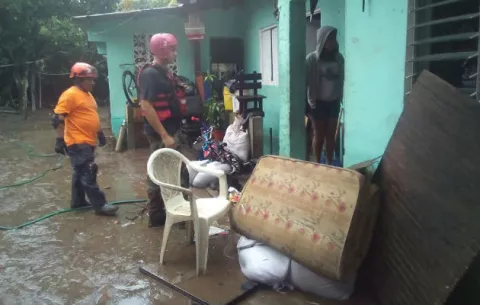 Más de cien afectados por inundaciones en Caña Blanca, Coclé