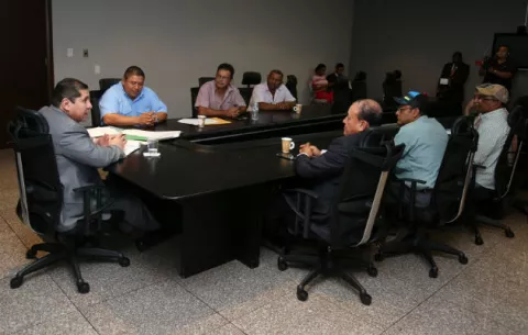 Diálogo por el agro no convence a productores