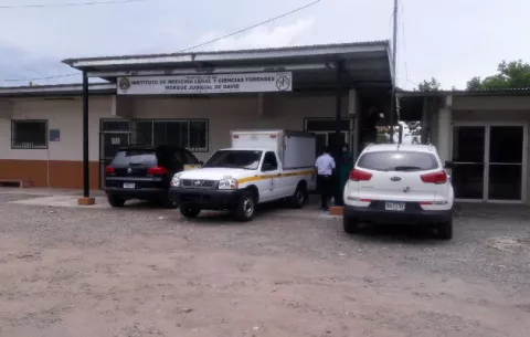 Encuentran enterrados los pies del feto que tenía un perro en Boquete 