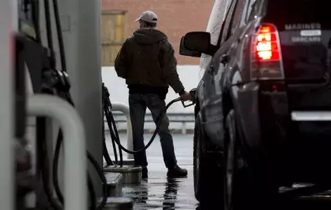 Gasolinas de 91 y 95 octanos registran una leve baja y el diésel sube