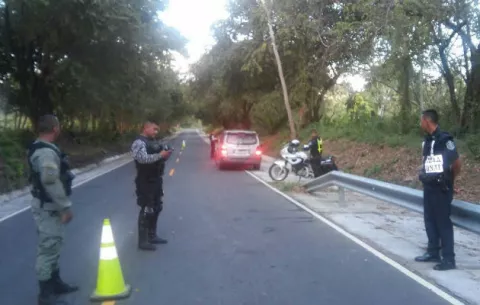 Asalta mini súper en David, con machete en mano, pero lo atrapan 