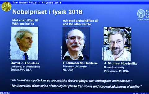 Tres británicos ganan Nobel de Física por labor en topología 