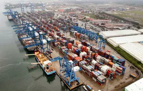 Panamá se desacelera y otros puertos aumentan ganancias