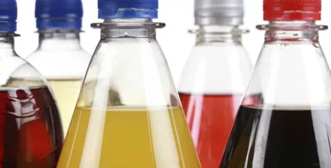 OMS pide más impuestos para bebidas azucaradas