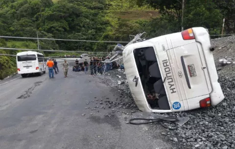 Más de 26 miembros del SPI heridos en accidente vehicular hacia Coclesito