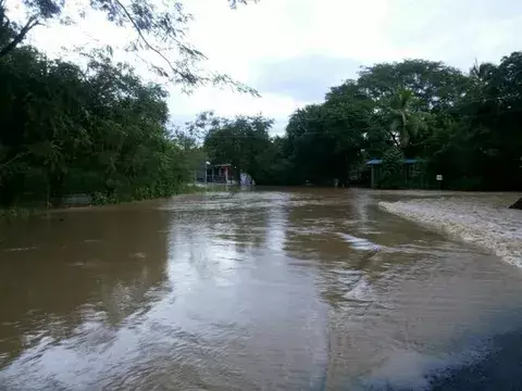 Se desborda el río Tonosí en Los Santos