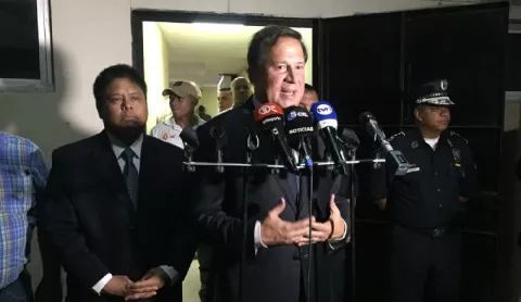 Sugieren a Varela que denuncie a 'padrinos y amigos políticos' de narcos