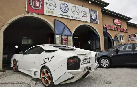 Aficionado de autos se construye un "Lamborghini"