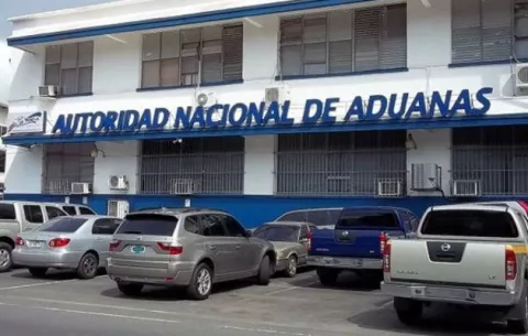 Aduanas decomisa cargamento de equipos electrónicos 