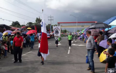 Rinden homenaje a la patria en  La Esperanza, distrito de Barú