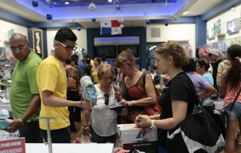 DGI fiscalizó 2,637 locales y levantó 38 actas en Black Friday