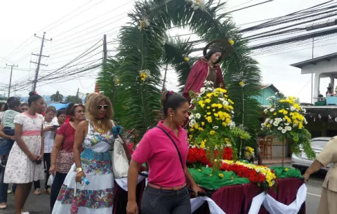 Realizan procesión en honor a patrona  de Changuinola