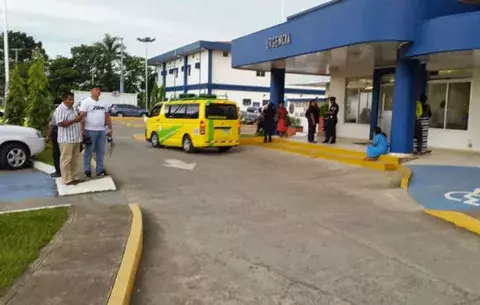 Disparan en Bocas desde un auto en marcha y lo impactan en la pierna 