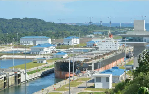 Blades advierte a Panamá: Trump puede hacer uso populista del tema del Canal
