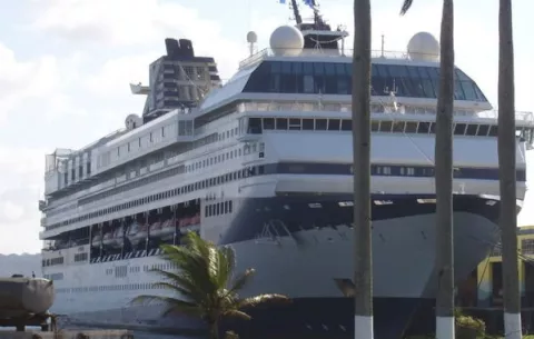 El presidente de Panamá recibirá al primer crucero alemán que visita Colón