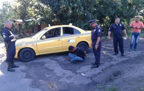 Capturan a taxista ebrio en Bugaba
