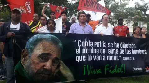 Personalidades del mundo político lamentan la muerte de Fidel