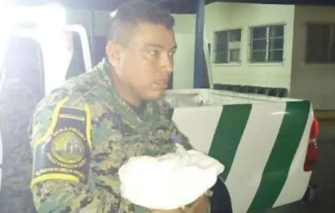Unidades de Senafront atienden parto en Cuervito