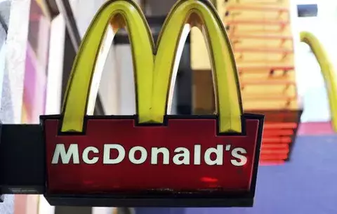McDonald's pide 18 millones a Florencia por impedirle abrir un restaurante