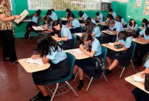 Meduca suspende clases en el país por causa de tormenta Otto