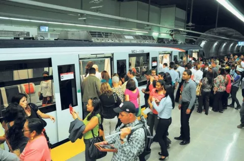 Demanda de fin de año genera otras medidas de seguridad en el Metro