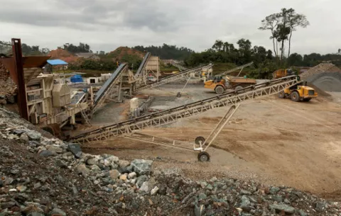 Minera Panamá en medio de conflictos laborales 