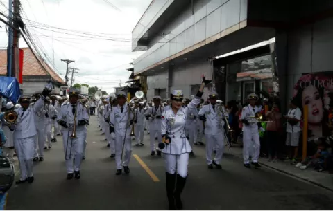 También realizan desfiles patrios en Paso Canoas