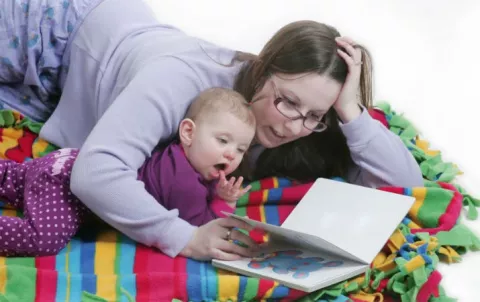Los beneficios de leer en voz alta a los niños