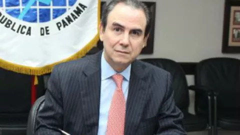 Superitendencia de bancos sanciona a 13 entidades financieras 