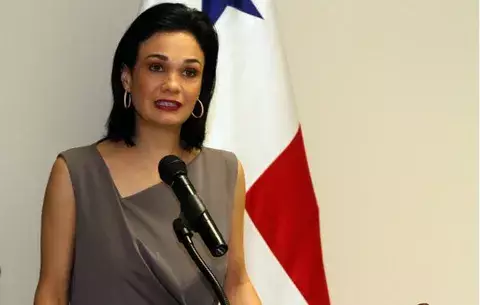 Saint Malo se enfada con periodista colombiana por 'Panama Papers'