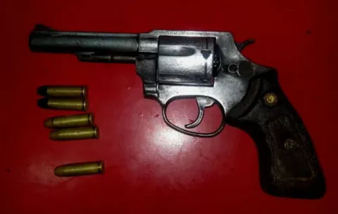 Hombre intenta robarle el arma de fuego a un agente de seguridad en Río Hato