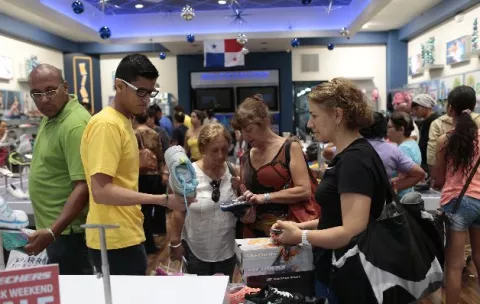 20 mil turistas llegan al país por el Black Friday 
