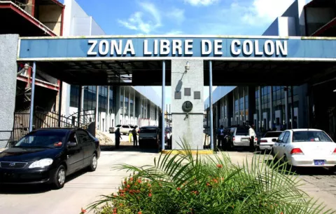 Panamá evalúa medidas ante nueva restricción de Colombia