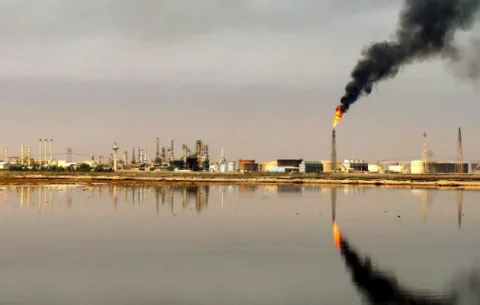 El petróleo venezolano vuelve a subir y cierra la semana en 44.01 dólares