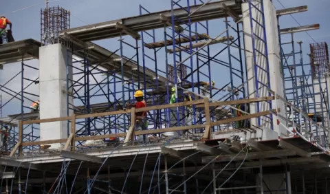      Promotores dejan la construcción  