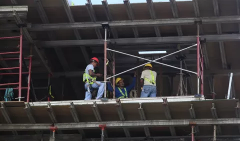 Insumos de construcción empiezan a bajar por crisis