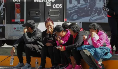 Decenas de personas buscan a familiares tras explosiones en México