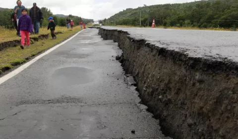 Sismo de 7.6 sacudió ayer a Chile