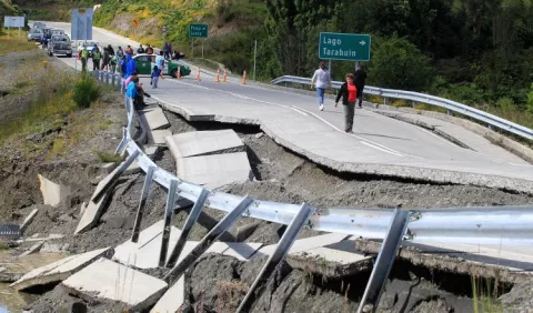 Casi un centenar de réplicas de  hasta 5.2, se han registrado en  Chile