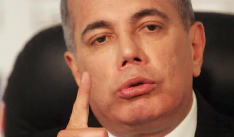Liberan a seis activistas y a   Manuel Rosales
