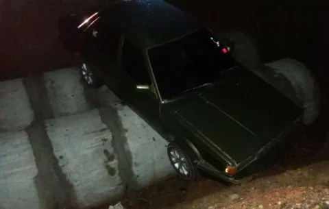 Vehículo cae al vacío y deja tres heridos en carretera de Santa Rita de Antón 