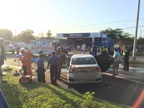 Dos heridos deja aparatosa colisión en Chitré
